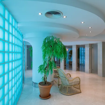 K+k オペラ ホテル 4*